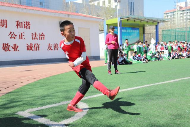 卡拉格：维尼修斯在利用阿森纳 曼城该让罗德里再踢一年免费走人